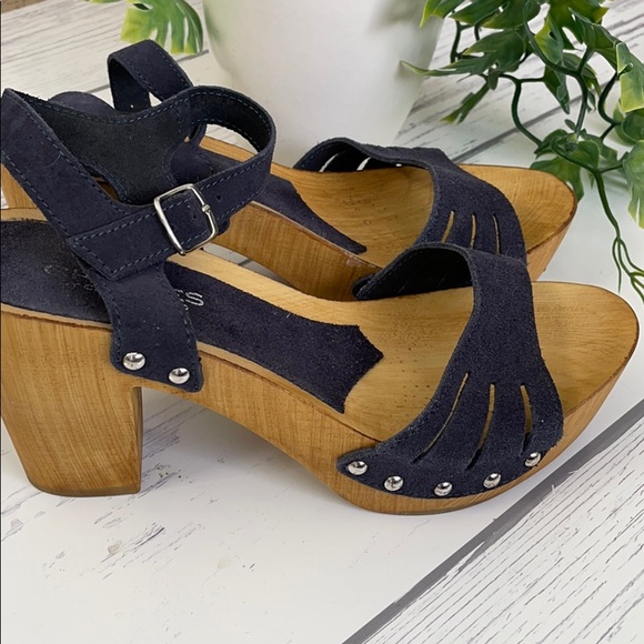 Anthropologie by Charles David Platform Heels - Picture 2 of 7